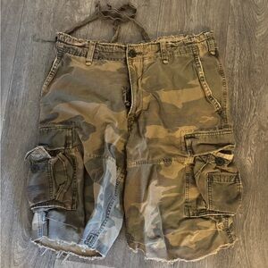 Early 2000’s Abercrombie & Fitch Men's Cargo Shorts - Camouflage